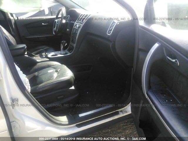 1GKKVRED7BJ199088 - 2011 GMC ACADIA SLT-1 Kremowy zdjęcie 5