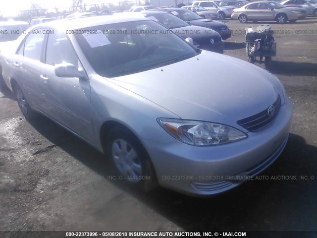 4T1BE30K72U034070 - 2002 TOYOTA CAMRY LE/XLE/SE ოქროსფერი ფოტო 1