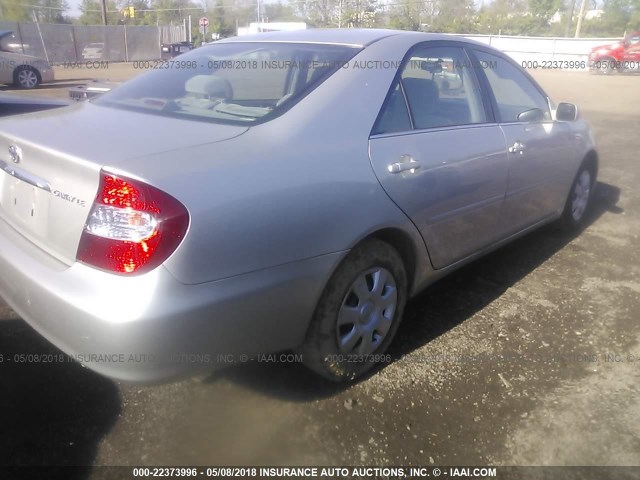 4T1BE30K72U034070 - 2002 TOYOTA CAMRY LE/XLE/SE ოქროსფერი ფოტო 4