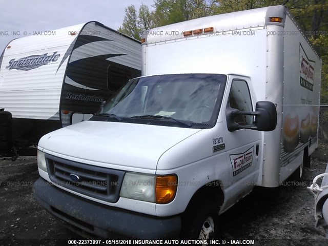 1FDSE35L77DA10165 - 2007 FORD ECONOLINE E350 SUPER DUTY CTWAY VAN WHITE photo 2