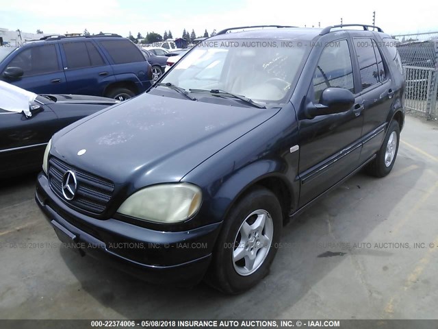 4JGAB54E6YA206295 - 2000 MERCEDES-BENZ ML 320 BLUE photo 2