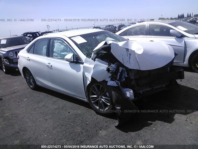4T1BF1FK0HU331506 - 2017 TOYOTA CAMRY LE/XLE/SE/XSE WHITE photo 1