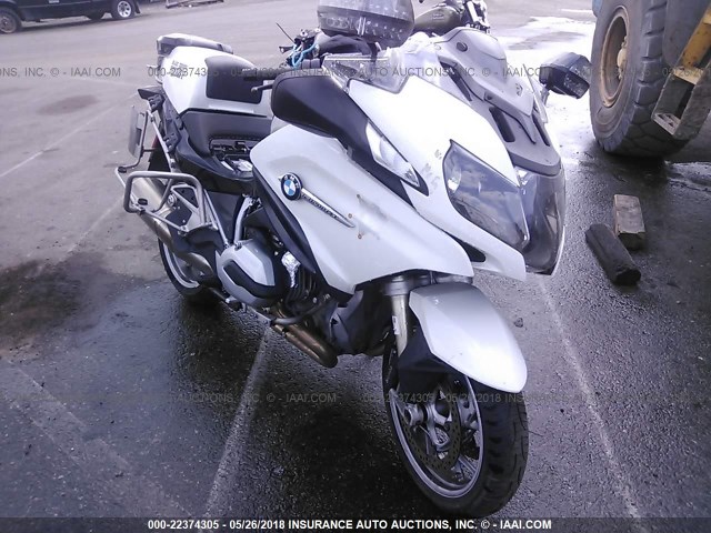 WB10A1308GZ196044 - 2016 BMW R1200 RT WHITE photo 1