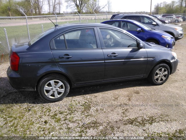 KMHCN4AC1AU420449 - 2010 HYUNDAI ACCENT GLS GRAY photo 4