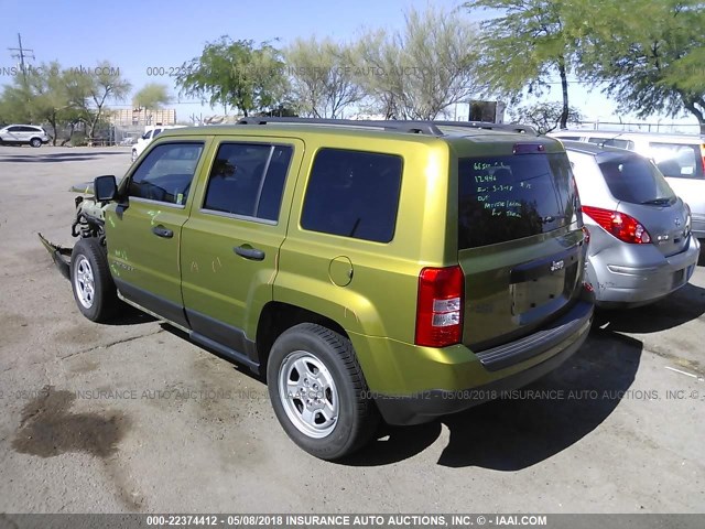 1C4NJPBA3CD627709 - 2012 JEEP PATRIOT SPORT GREEN photo 3