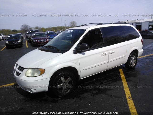 2D4GP44L85R363359 - 2005 DODGE GRAND CARAVAN SXT WHITE photo 2