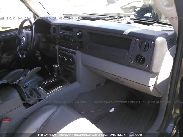1J8HG48K57C556012 - 2007 JEEP COMMANDER GRAY photo 5
