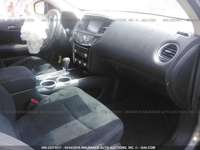 5N1AR2MN5DC668517 - 2013 NISSAN PATHFINDER S/SV/SL/PLATINUM 棕色 照片 5