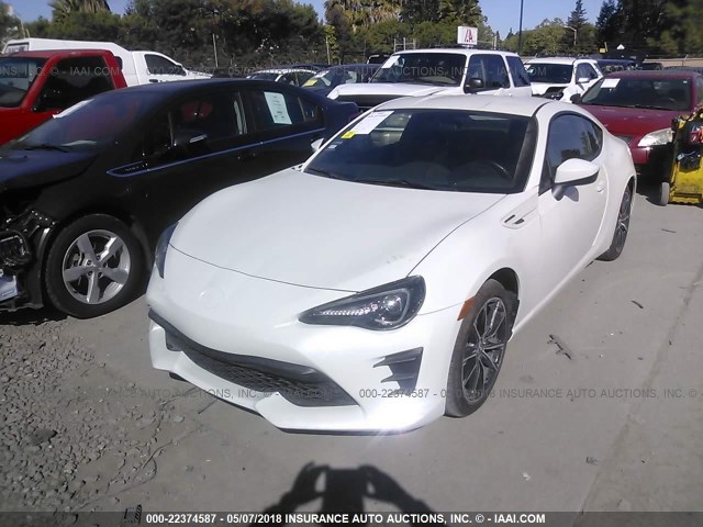 JF1ZNAA19H8706151 - 2017 TOYOTA 86 SPECIAL EDITION WHITE photo 2