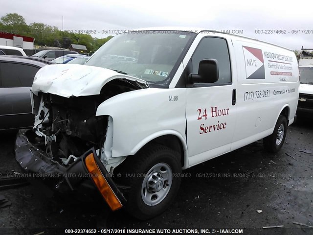 1GCWGFCF5F1106388 - 2015 CHEVROLET EXPRESS G2500  WHITE photo 2