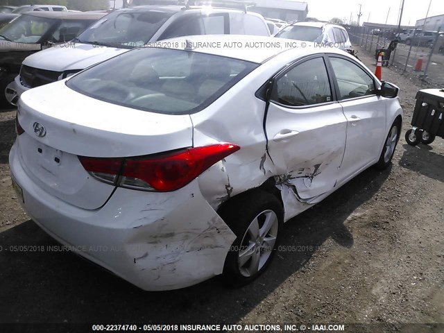 5NPDH4AE4DH386572 - 2013 HYUNDAI ELANTRA GLS/LIMITED WHITE photo 4