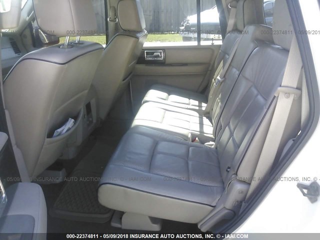 5LMFU275X7LJ07926 - 2007 LINCOLN NAVIGATOR WHITE photo 8