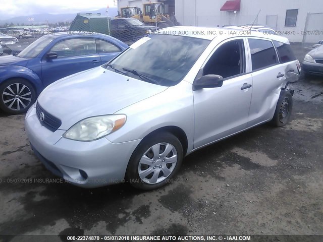 2T1LR32E65C338920 - 2005 TOYOTA COROLLA MATRIX XR SILVER photo 2