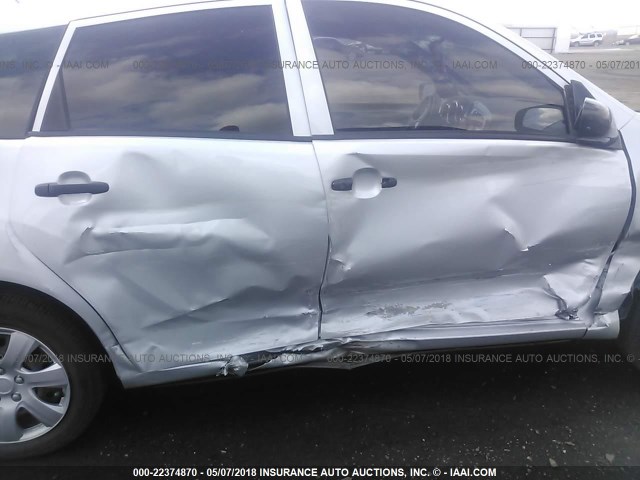 2T1LR32E65C338920 - 2005 TOYOTA COROLLA MATRIX XR SILVER photo 6