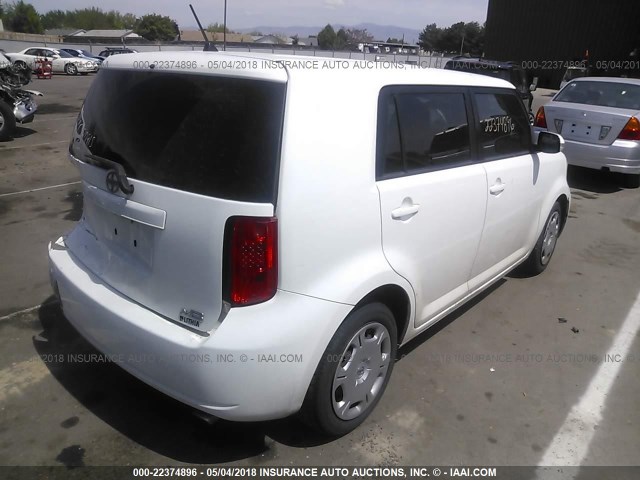 JTLKE50E181028404 - 2008 TOYOTA SCION XB WHITE photo 4