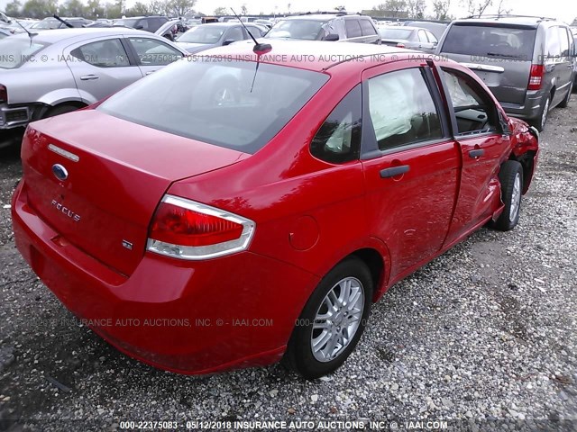 1FAHP35N08W206468 - 2008 FORD FOCUS SE/SEL/SES RED photo 4