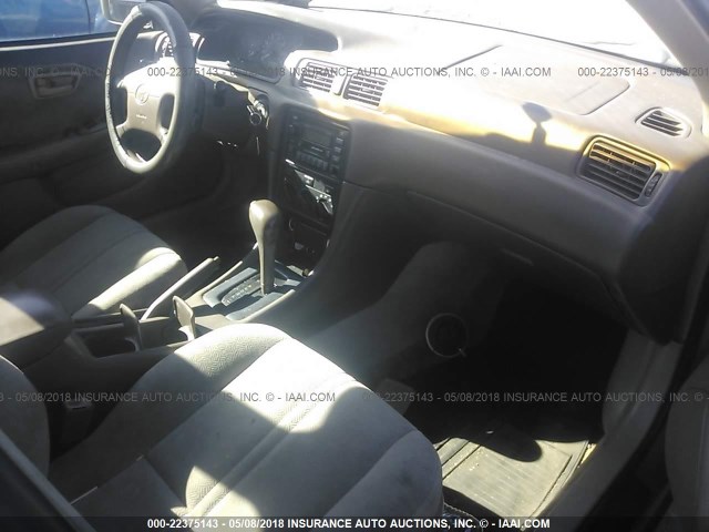 4T1BG22K7YU644917 - 2000 TOYOTA CAMRY CE/LE/XLE 金色 照片 5