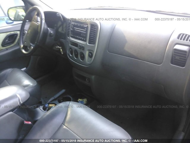 1FMCU03123KA61876 - 2003 FORD ESCAPE XLT BLUE photo 5