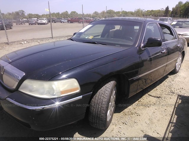 1LNHM81W63Y629918 - 2003 LINCOLN TOWN CAR EXECUTIVE BLACK photo 2