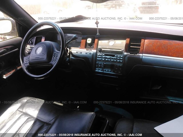 1LNHM81W63Y629918 - 2003 LINCOLN TOWN CAR EXECUTIVE BLACK photo 5