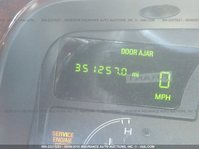 1LNHM81W63Y629918 - 2003 LINCOLN TOWN CAR EXECUTIVE BLACK photo 7