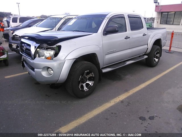 5TEJU62N88Z589590 - 2008 TOYOTA TACOMA DOUBLE CAB PRERUNNER SILVER photo 2