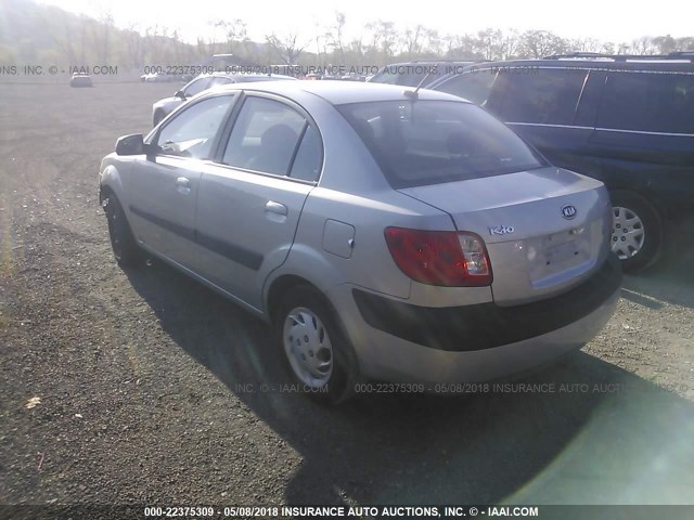 KNADE223096518686 - 2009 KIA RIO LX/SX SILVER photo 3