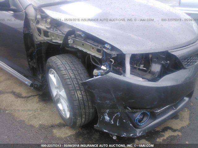 4T1BF1FK4CU145945 - 2012 TOYOTA CAMRY SE/LE/XLE GRAY photo 6