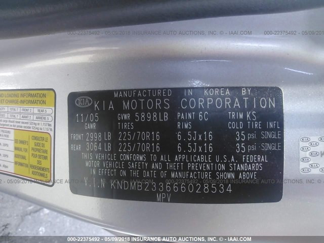 KNDMB233666028534 - 2006 KIA SEDONA EX/LX SILVER photo 9