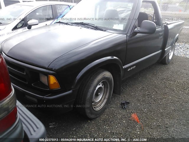 1GCCS1449VK182173 - 1997 CHEVROLET S TRUCK S10 BLACK photo 2