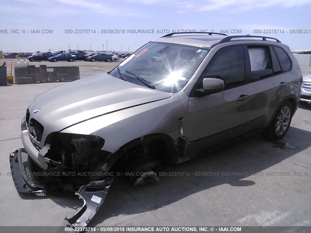 5UXZV4C57CL764565 - 2012 BMW X5 XDRIVE35I GOLD photo 2