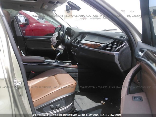 5UXZV4C57CL764565 - 2012 BMW X5 XDRIVE35I GOLD photo 5