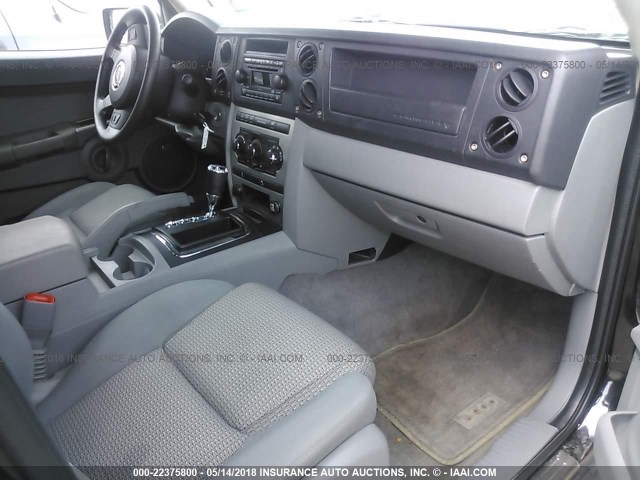 1J8HH48K27C700984 - 2007 JEEP COMMANDER BLACK photo 5