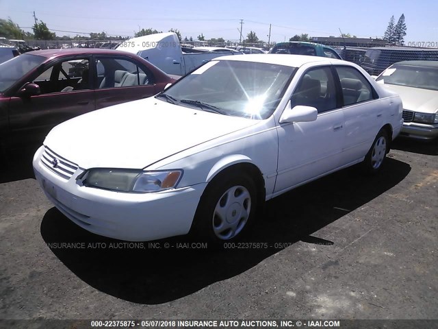 JT2BF22K4V0017045 - 1997 TOYOTA CAMRY LE/XLE WHITE photo 2