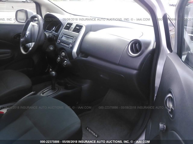 3N1CE2CP6EL352936 - 2014 NISSAN VERSA NOTE S/S PLUS/SV/SL SILVER photo 5