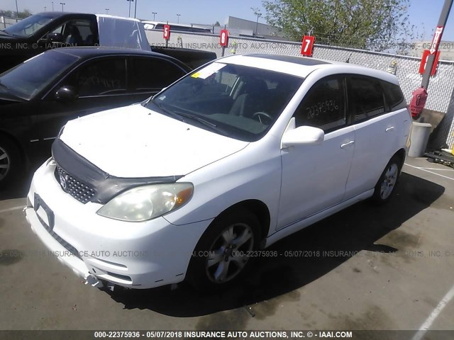 2T1LR38E03C082052 - 2003 TOYOTA COROLLA MATRIX XR WHITE photo 2