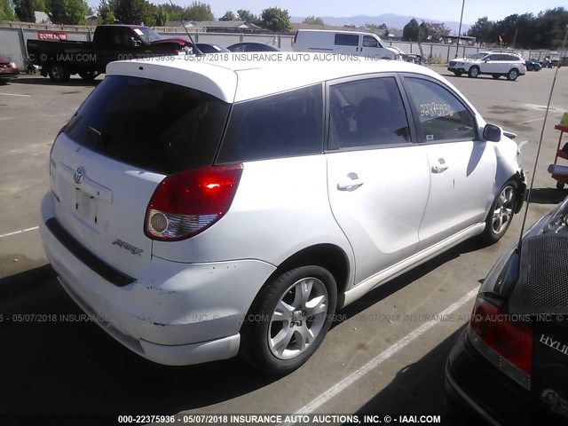 2T1LR38E03C082052 - 2003 TOYOTA COROLLA MATRIX XR WHITE photo 4