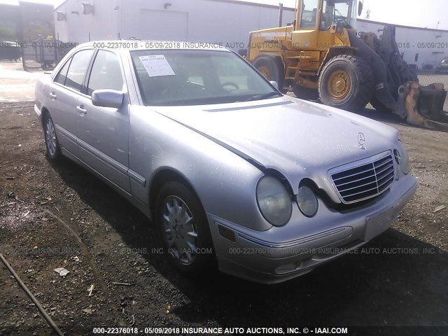 WDBJF65J51B367374 - 2001 MERCEDES-BENZ E 320 GRAY photo 1