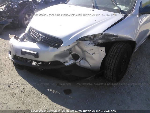 2T1KR32E88C720365 - 2008 TOYOTA COROLLA MATRIX XR SILVER photo 6