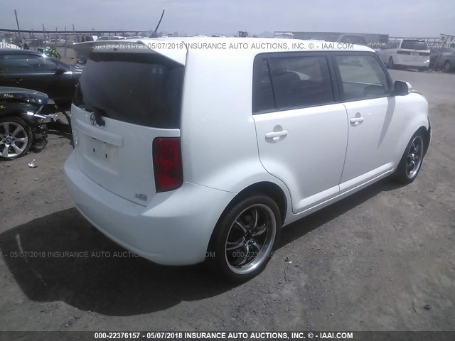 JTLKE50E281052887 - 2008 TOYOTA SCION XB WHITE photo 4