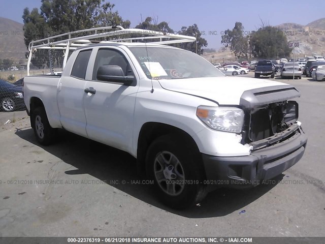 5TFRM5F19FX092394 - 2015 TOYOTA TUNDRA DOUBLE CAB SR/SR5 WHITE photo 1