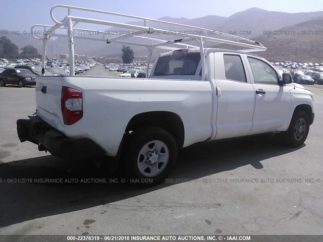 5TFRM5F19FX092394 - 2015 TOYOTA TUNDRA DOUBLE CAB SR/SR5 WHITE photo 4
