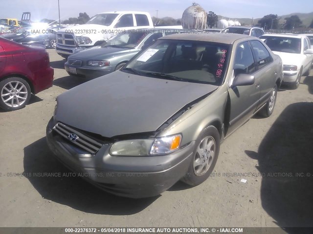 JT2BF22K4X0170835 - 1999 TOYOTA CAMRY LE/XLE Ոսկեգույն լուսանկար 2