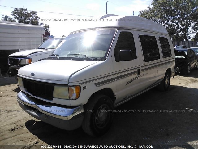 1FDRE14W8YHA26853 - 2000 FORD ECONOLINE E150 VAN WHITE photo 2