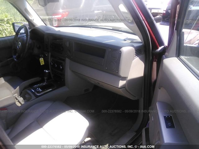 1J8HG48P87C609216 - 2007 JEEP COMMANDER RED photo 5