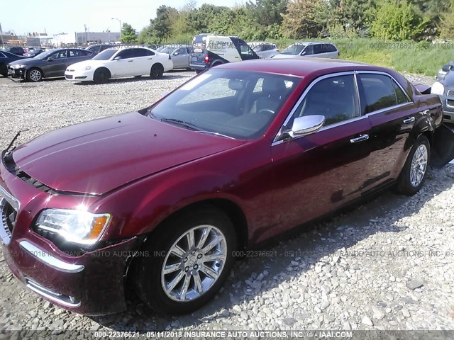 2C3CCACG8CH199385 - 2012 CHRYSLER 300 LIMITED MAROON photo 2