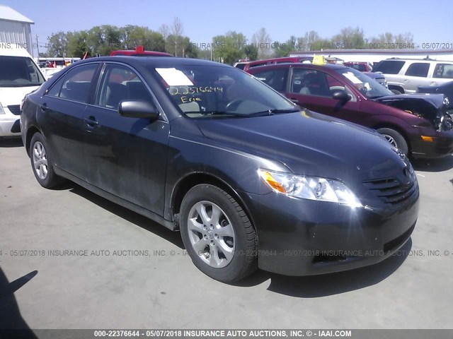 4T4BE46KX9R050597 - 2009 TOYOTA CAMRY SE/LE/XLE GRAY photo 1