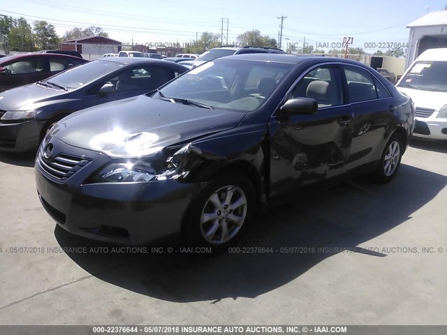 4T4BE46KX9R050597 - 2009 TOYOTA CAMRY SE/LE/XLE GRAY photo 2