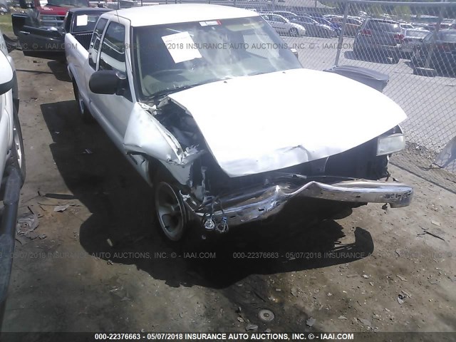 1GCCS19W418213573 - 2001 CHEVROLET S TRUCK S10 WHITE photo 6