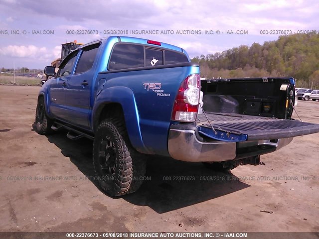 5TFLU4EN8BX021038 - 2011 TOYOTA TACOMA DOUBLE CAB BLUE photo 3